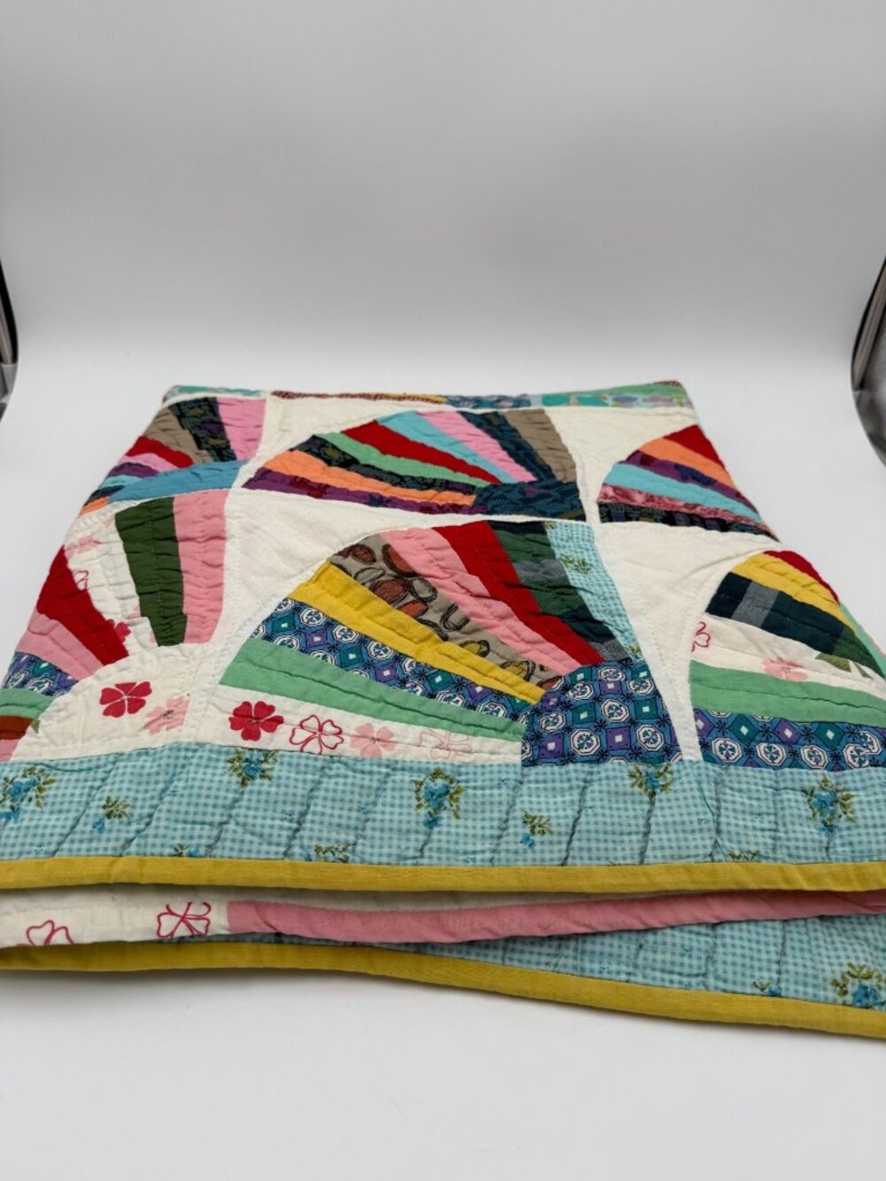 Vintage Hand Stitched Multicolor Fan Quilt Patchwork 64"x75" Cotton Fabric Mid-C